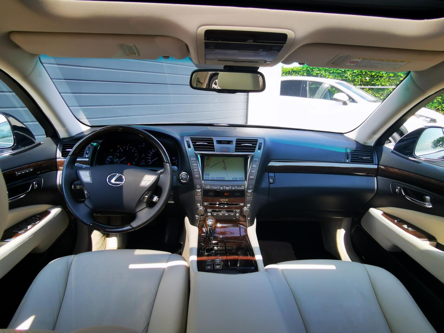 Foto van Lexus Lexus Ls600hl