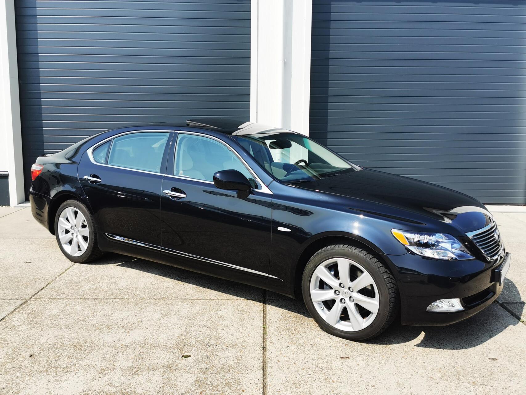 Foto van Lexus Lexus Ls600hl