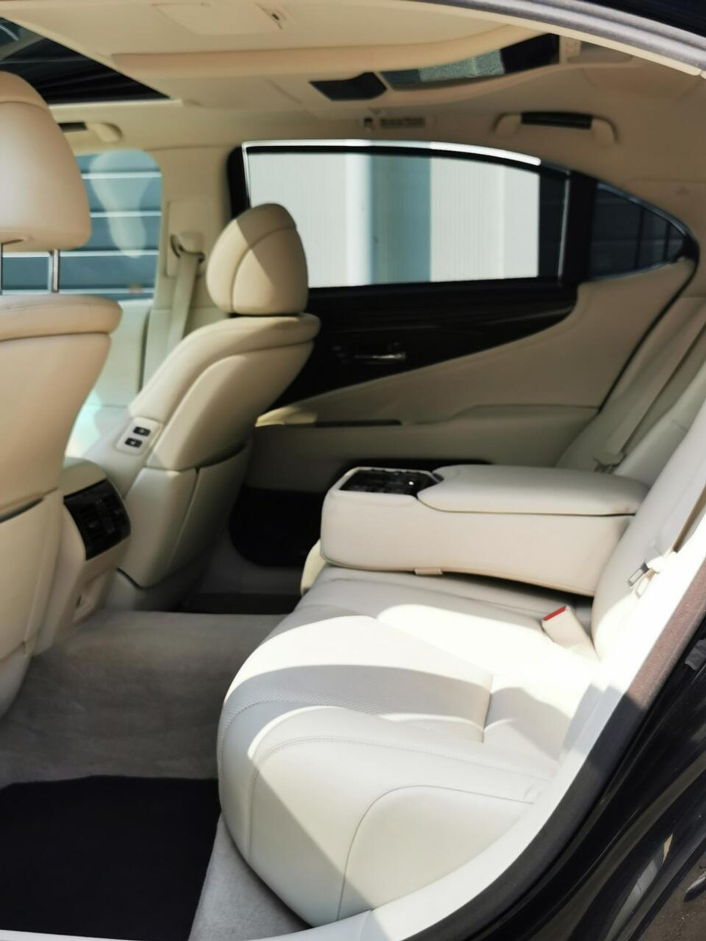 Foto van Lexus Lexus Ls600hl