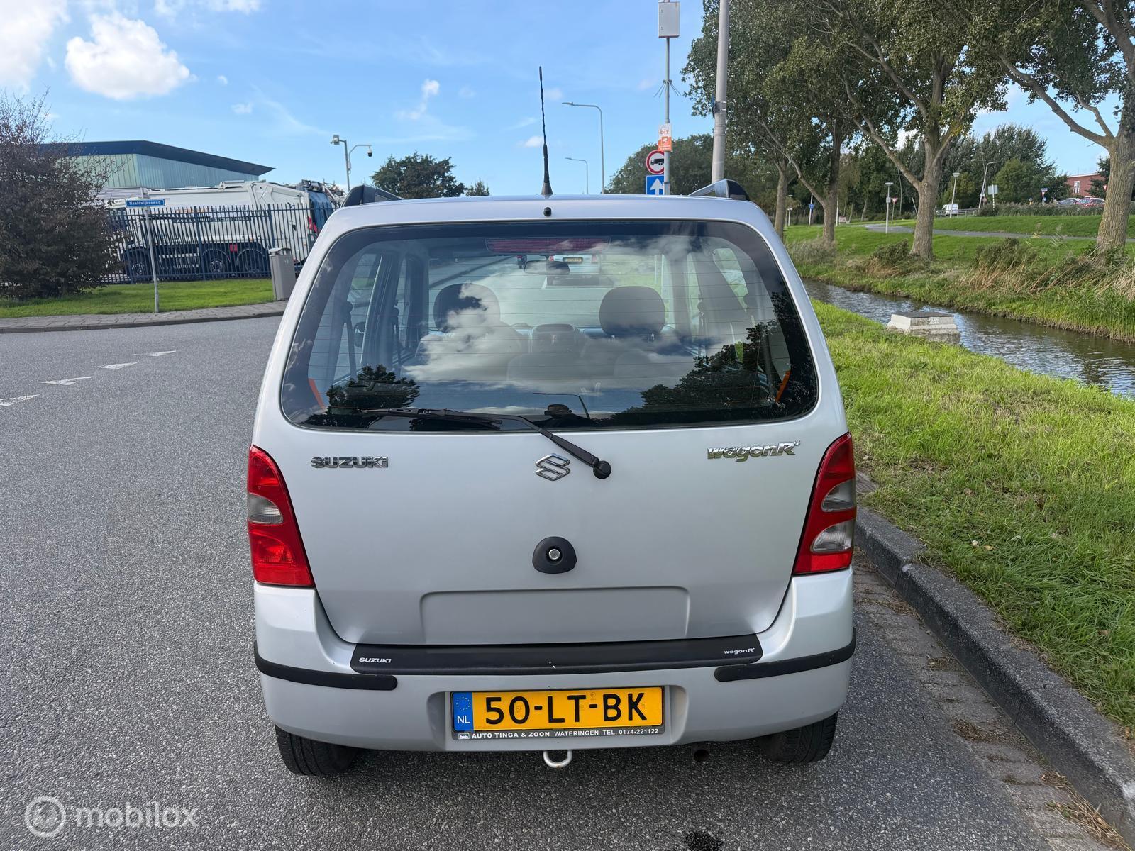 Foto van Suzuki Wagon R
