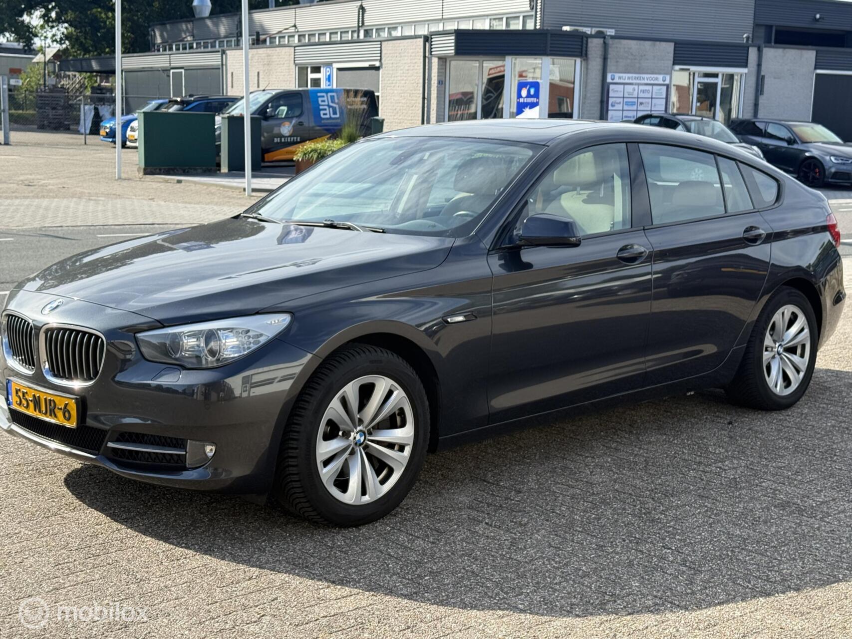 BMW 535i 535i High Executive 2010 - voorkant