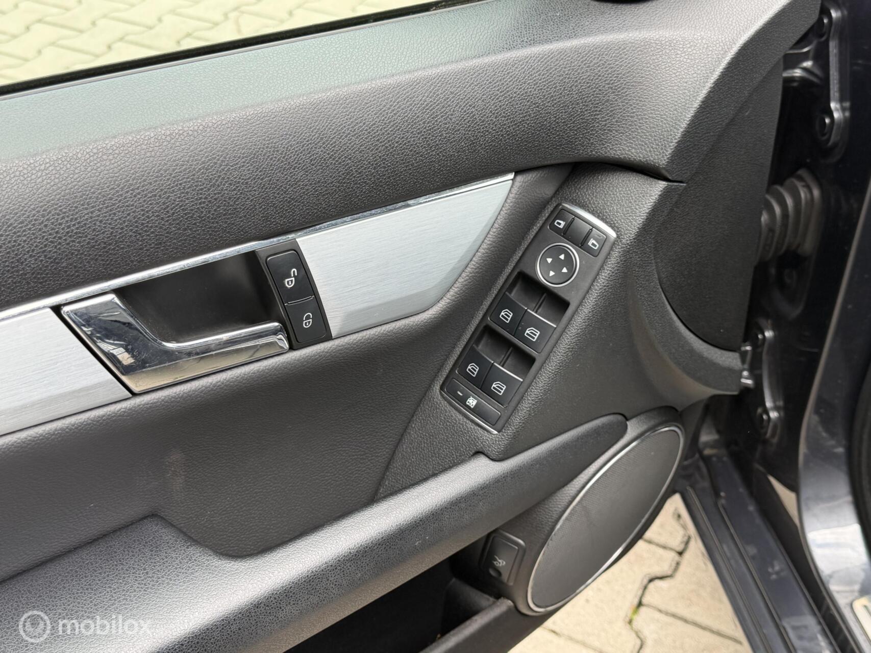 Foto van Mercedes-Benz C 180 Cgi