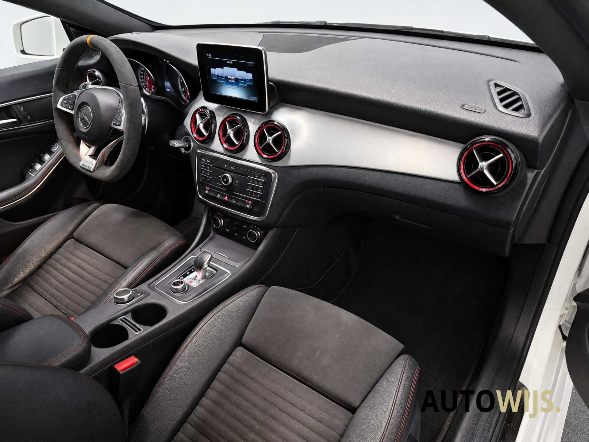 Foto van Mercedes-Benz AMG Cla 45