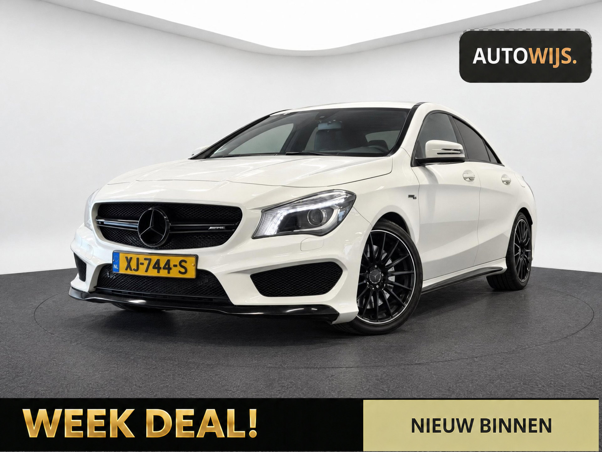 Mercedes-Benz AMG Cla 45 AMG 45 4MATIC|381PK|ALCANTARA|CAMERA|STOELVERW|NETJES! 2015 - voorkant