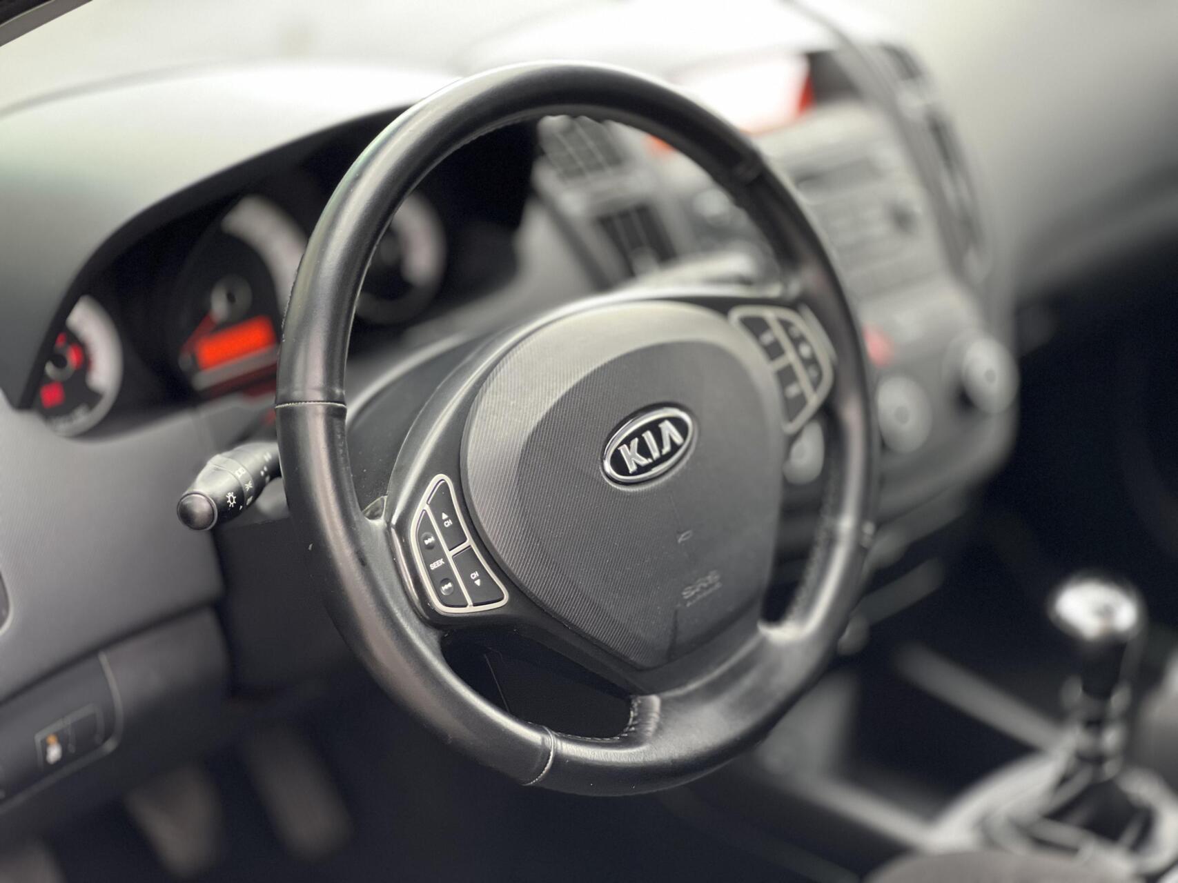 Foto van Kia Cee D