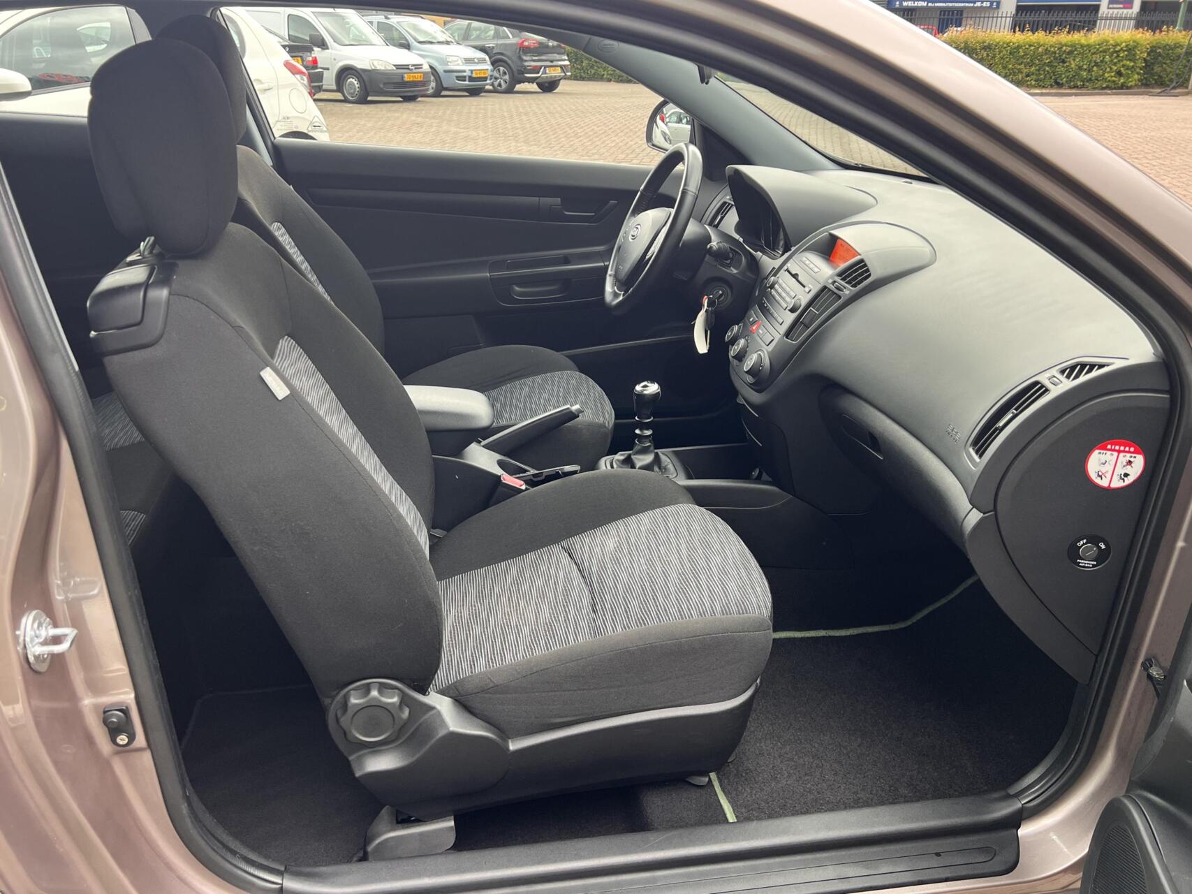 Foto van Kia Cee D