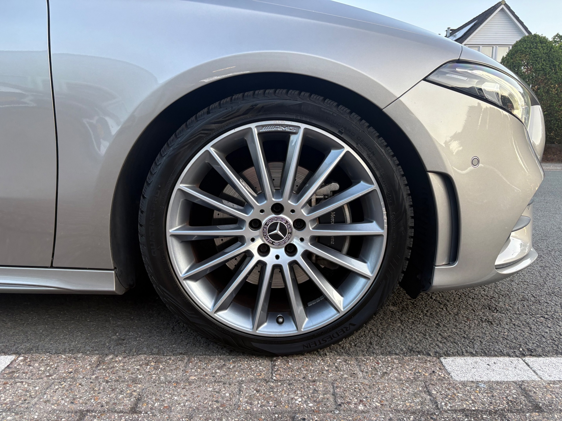 Foto van Mercedes-Benz A 220