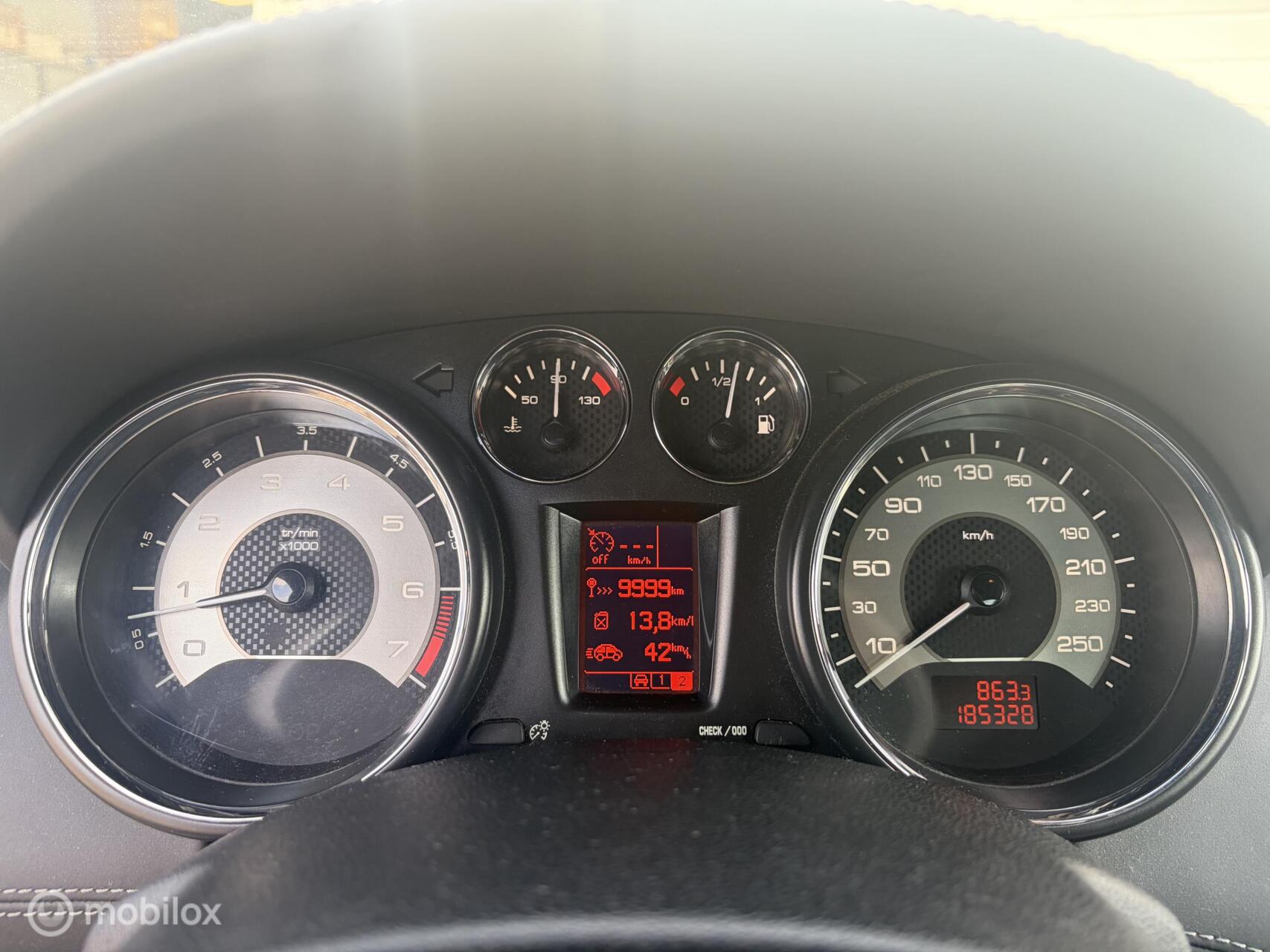 Foto van Peugeot RCZ