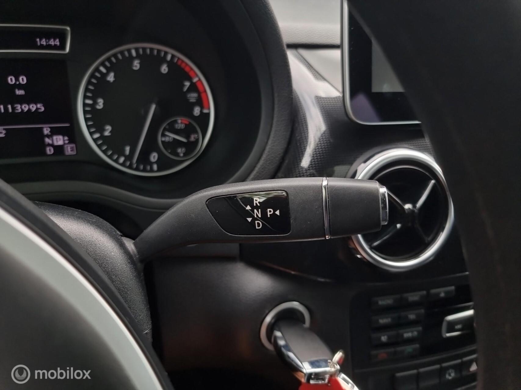 Foto van Mercedes-Benz B 180