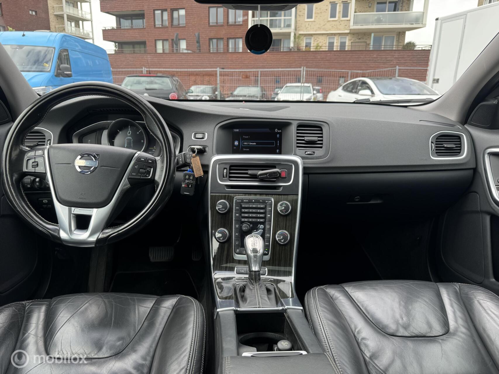 Foto van Volvo V60 Plug In Hybrid
