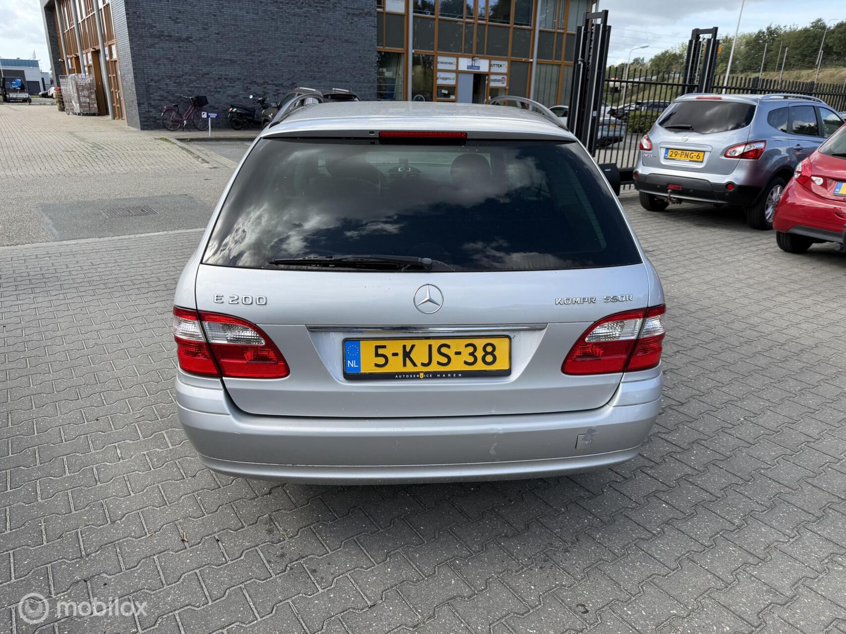 Foto van Mercedes-Benz E 200 Kompressor
