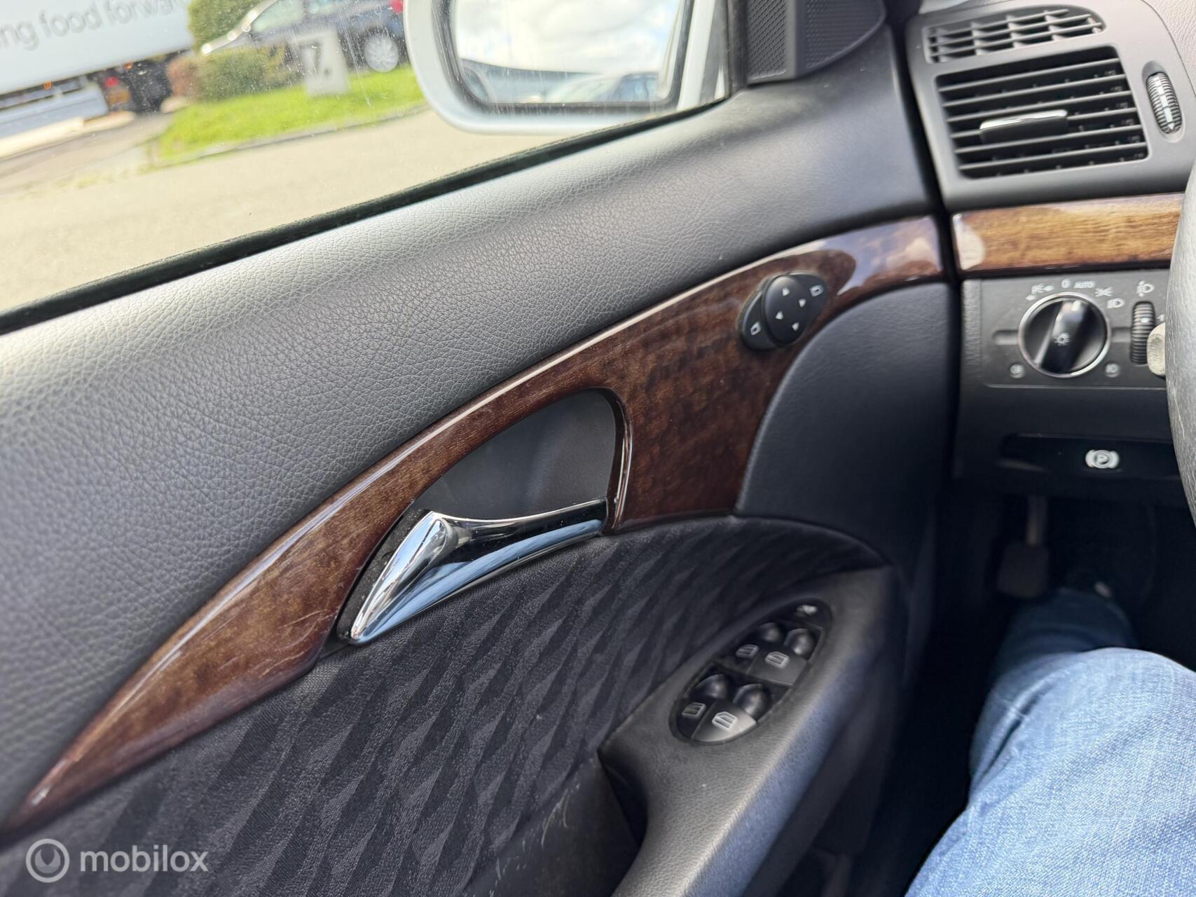 Foto van Mercedes-Benz E 200 Kompressor