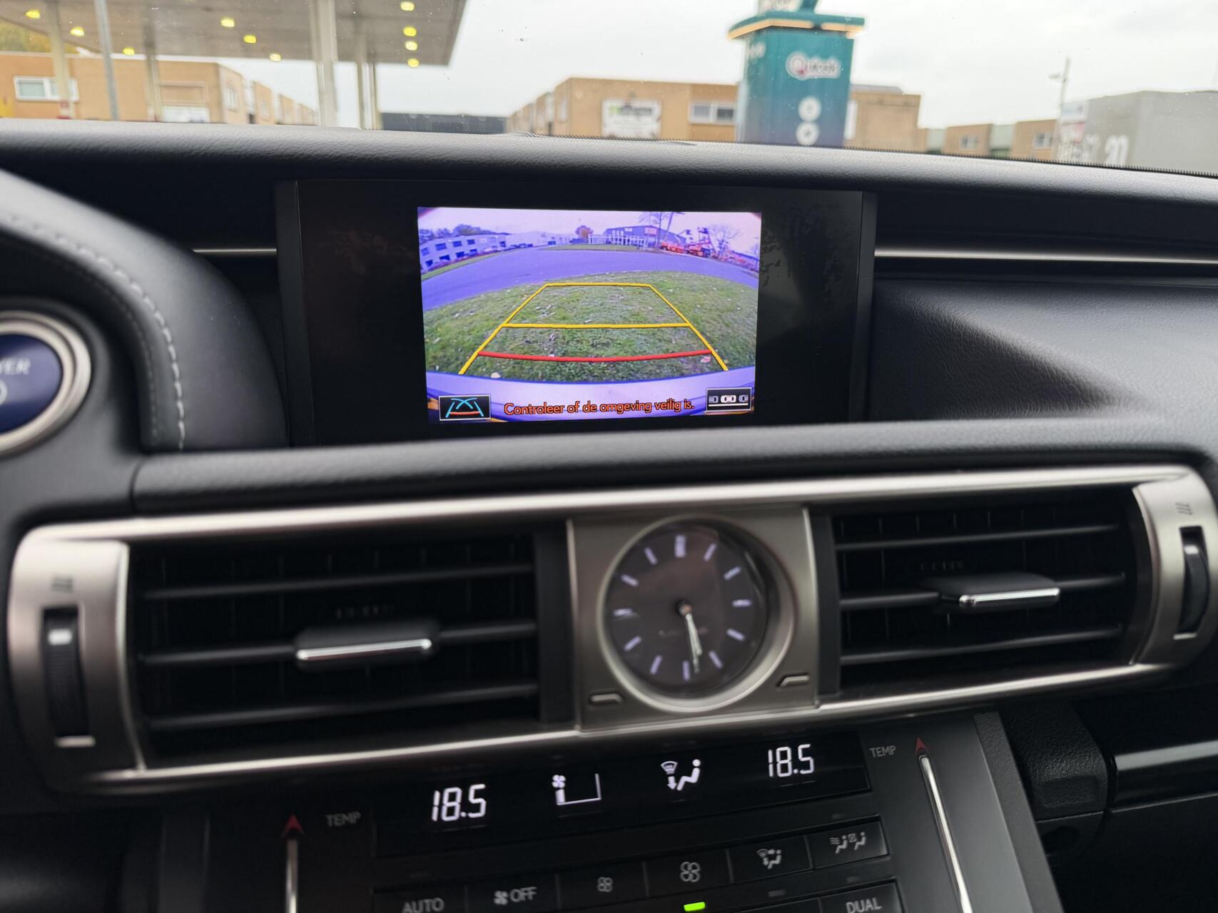 Foto van Lexus Lexus Is300h