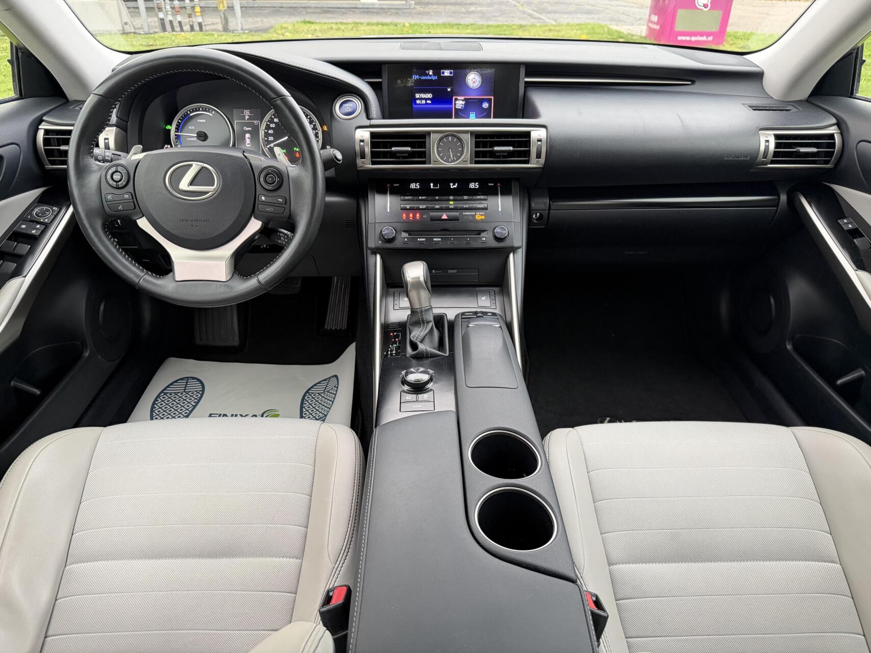 Foto van Lexus Lexus Is300h