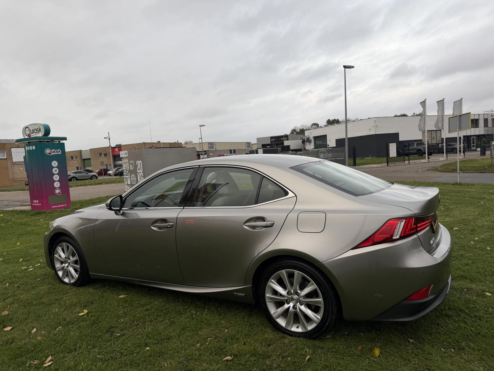 Foto van Lexus Lexus Is300h