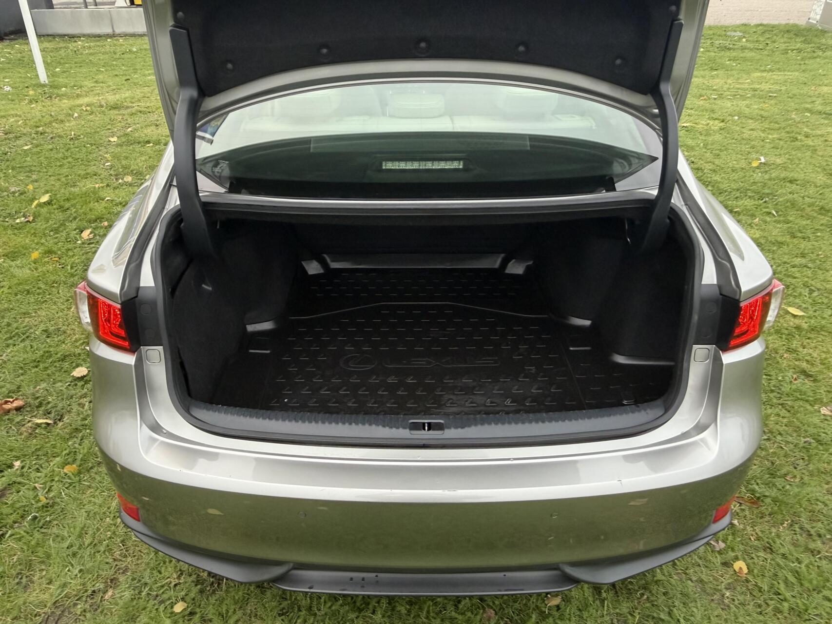 Foto van Lexus Lexus Is300h
