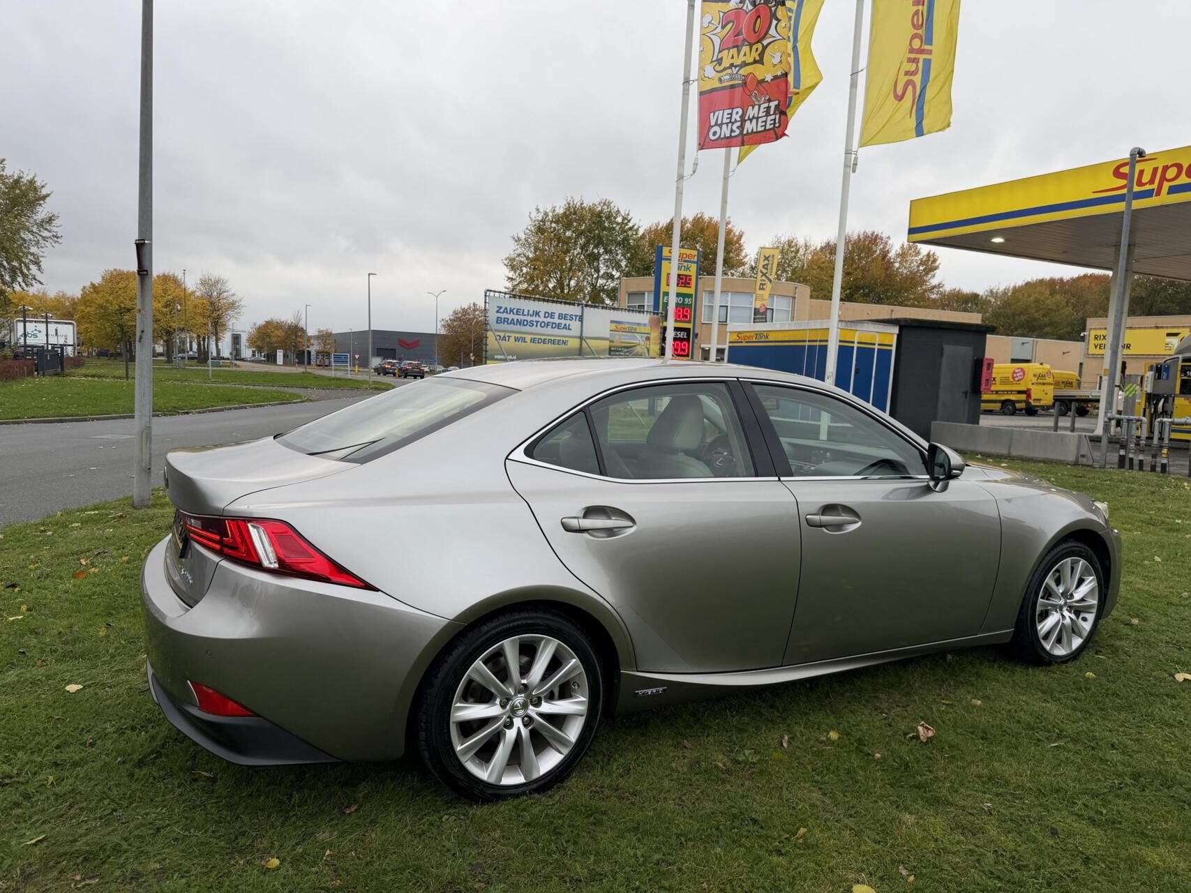 Foto van Lexus Lexus Is300h