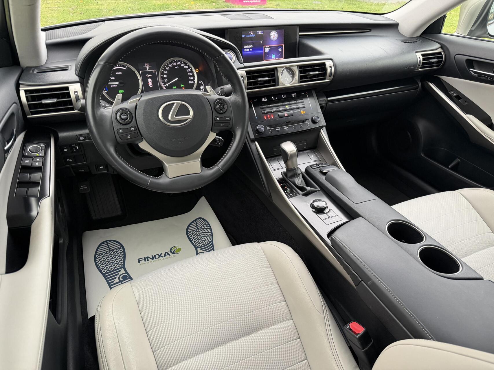 Foto van Lexus Lexus Is300h