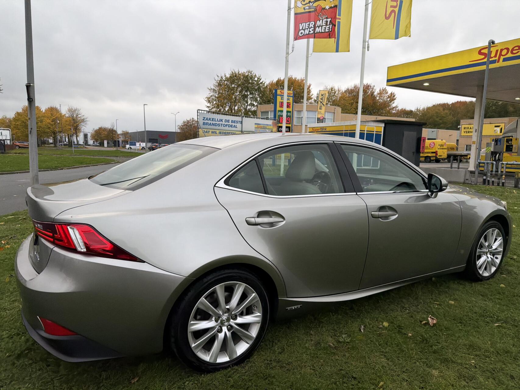 Foto van Lexus Lexus Is300h