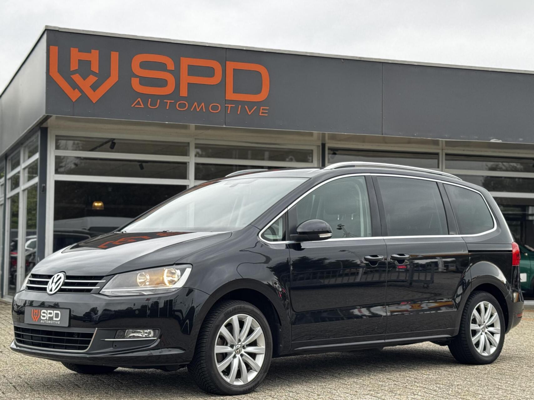 Volkswagen Sharan 1.4 TSI Highline 7p|Trekhaak|PDC|Leer|NAP 2013 - voorkant