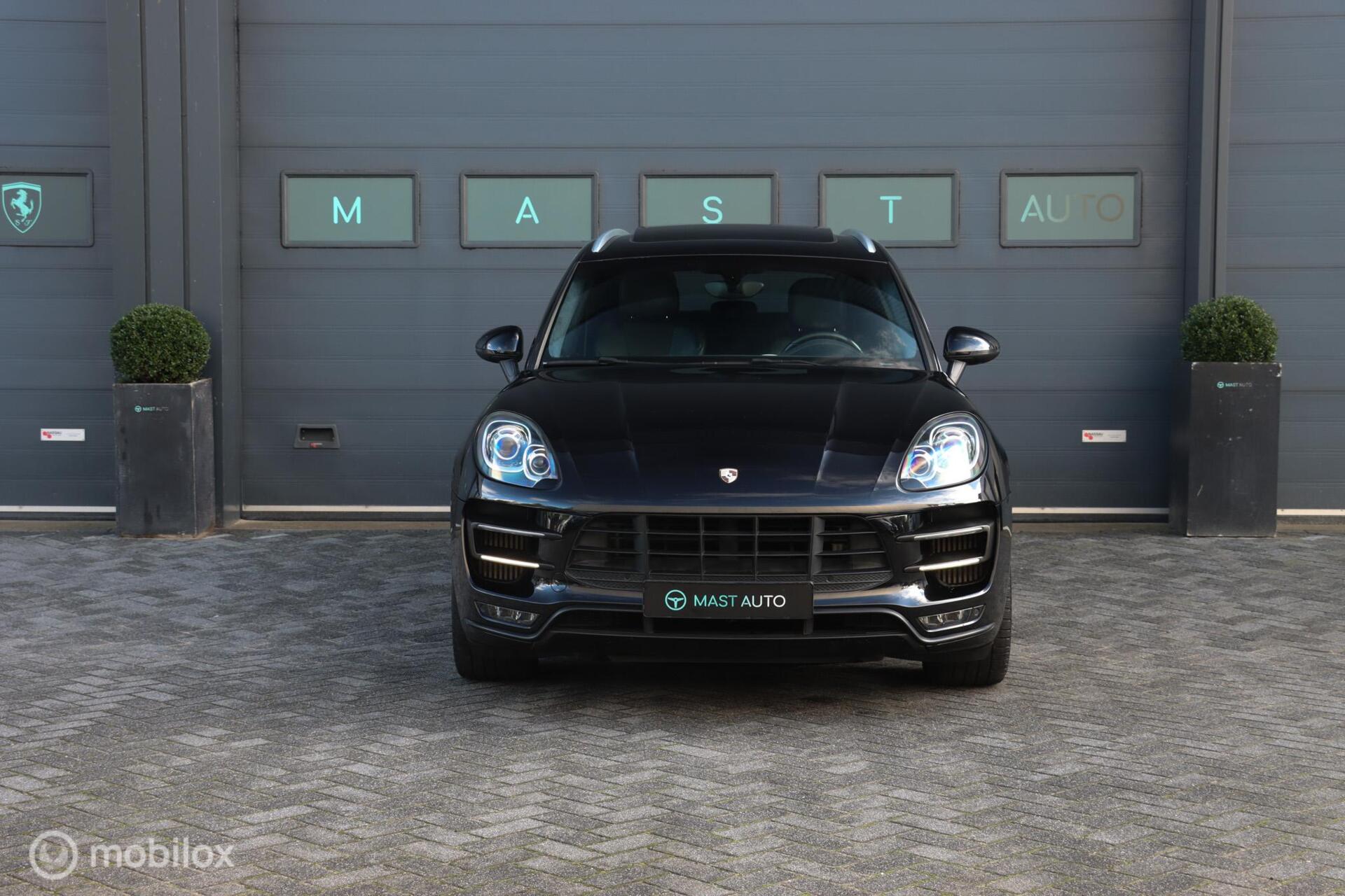 Foto van Porsche Macan Turbo