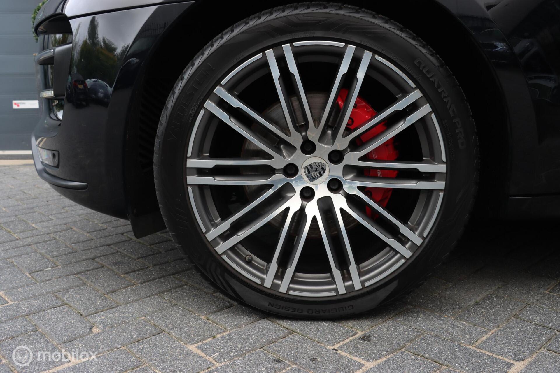 Foto van Porsche Macan Turbo