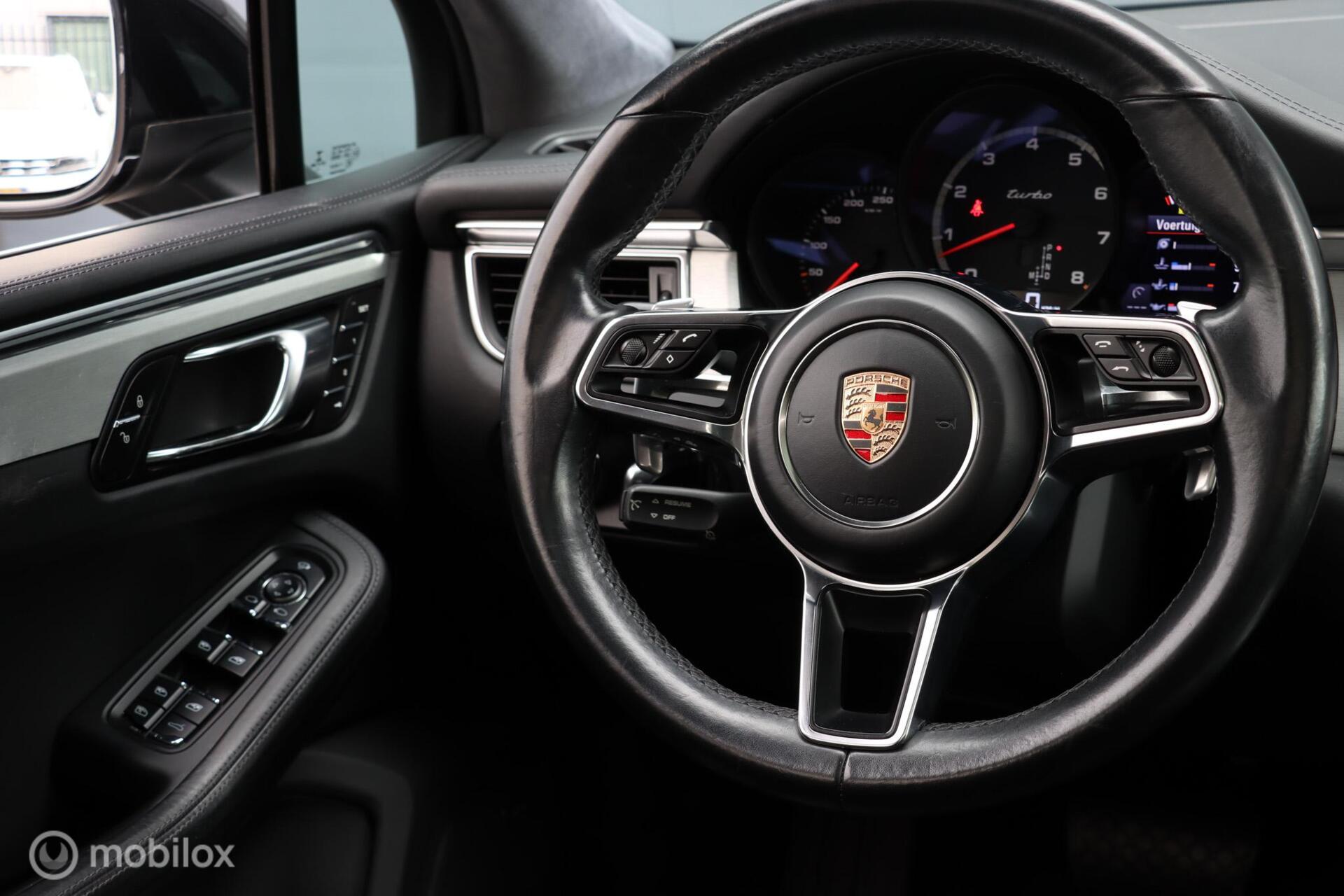Foto van Porsche Macan Turbo