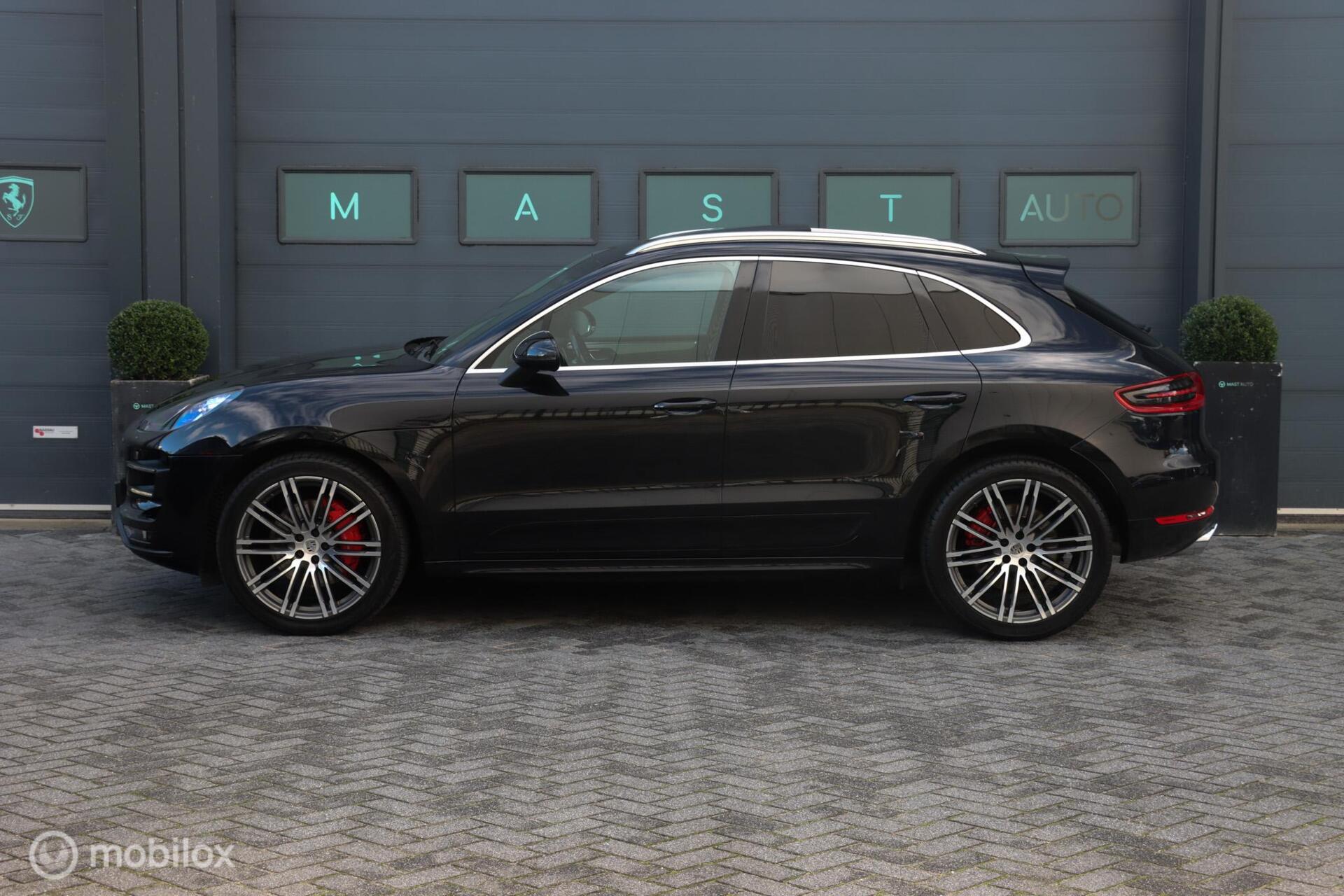 Foto van Porsche Macan Turbo