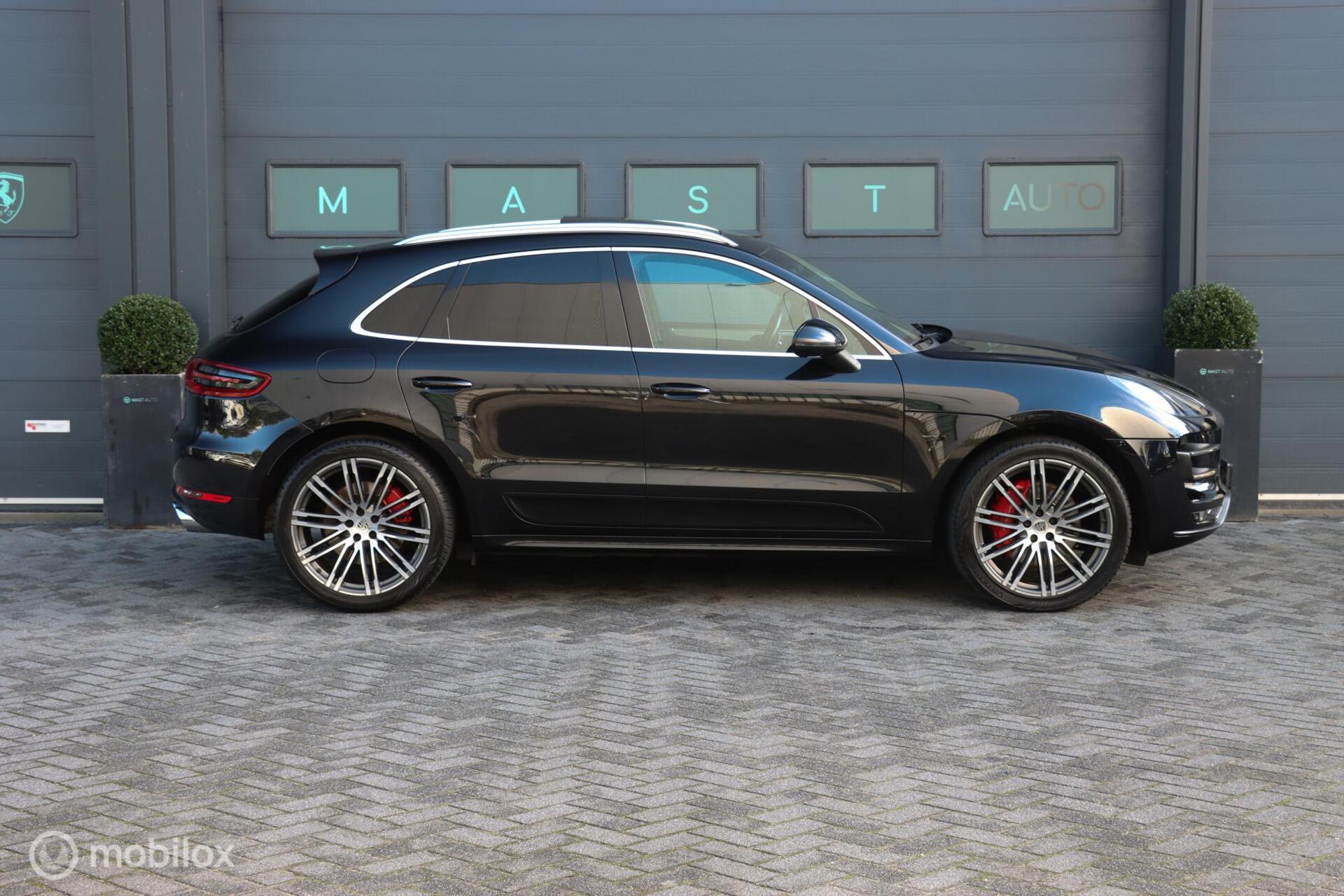 Foto van Porsche Macan Turbo