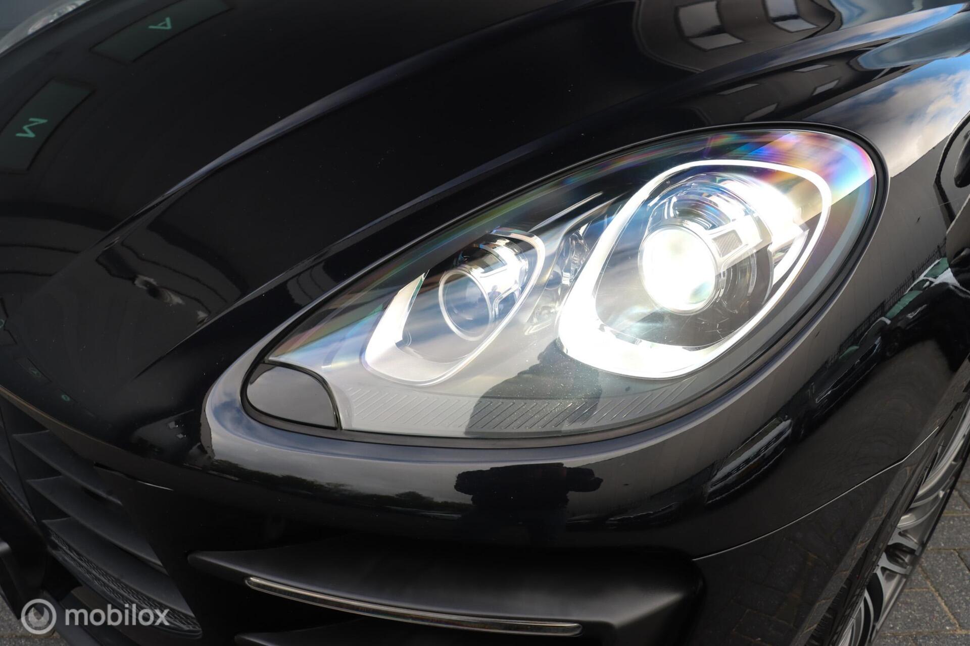 Foto van Porsche Macan Turbo