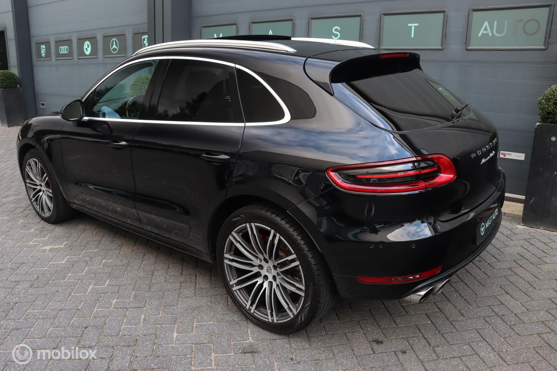 Foto van Porsche Macan Turbo