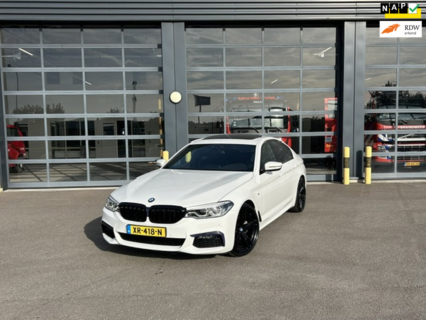 BMW 5-serie 520i High Executive Edition 2019 - voorkant