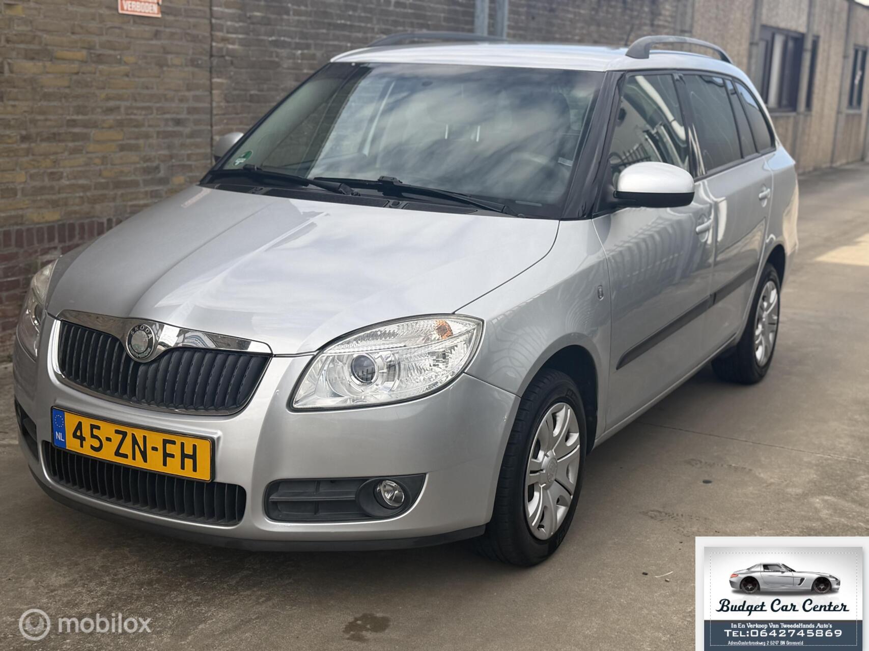 Skoda Fabia Combi 1.4-16V Ambiente 2008 - voorkant