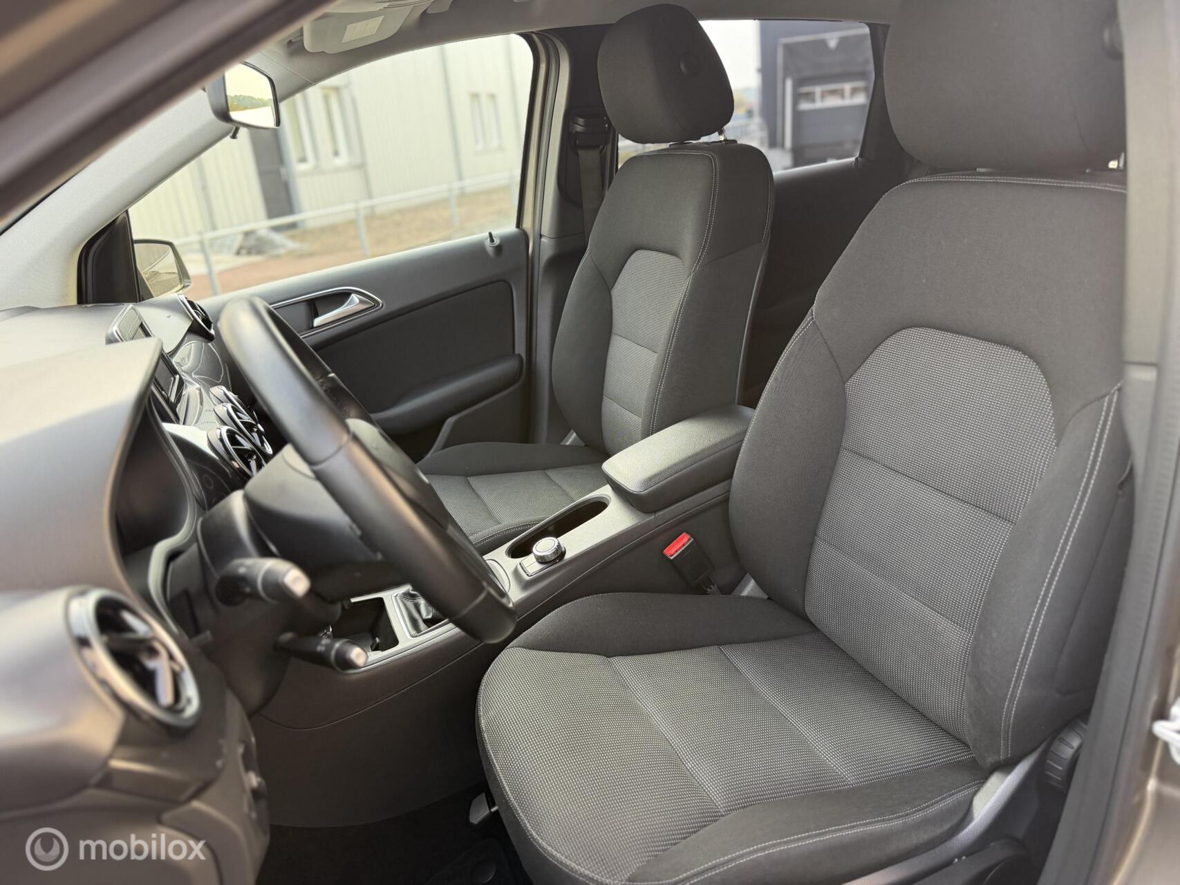 Foto van Mercedes-Benz B 180