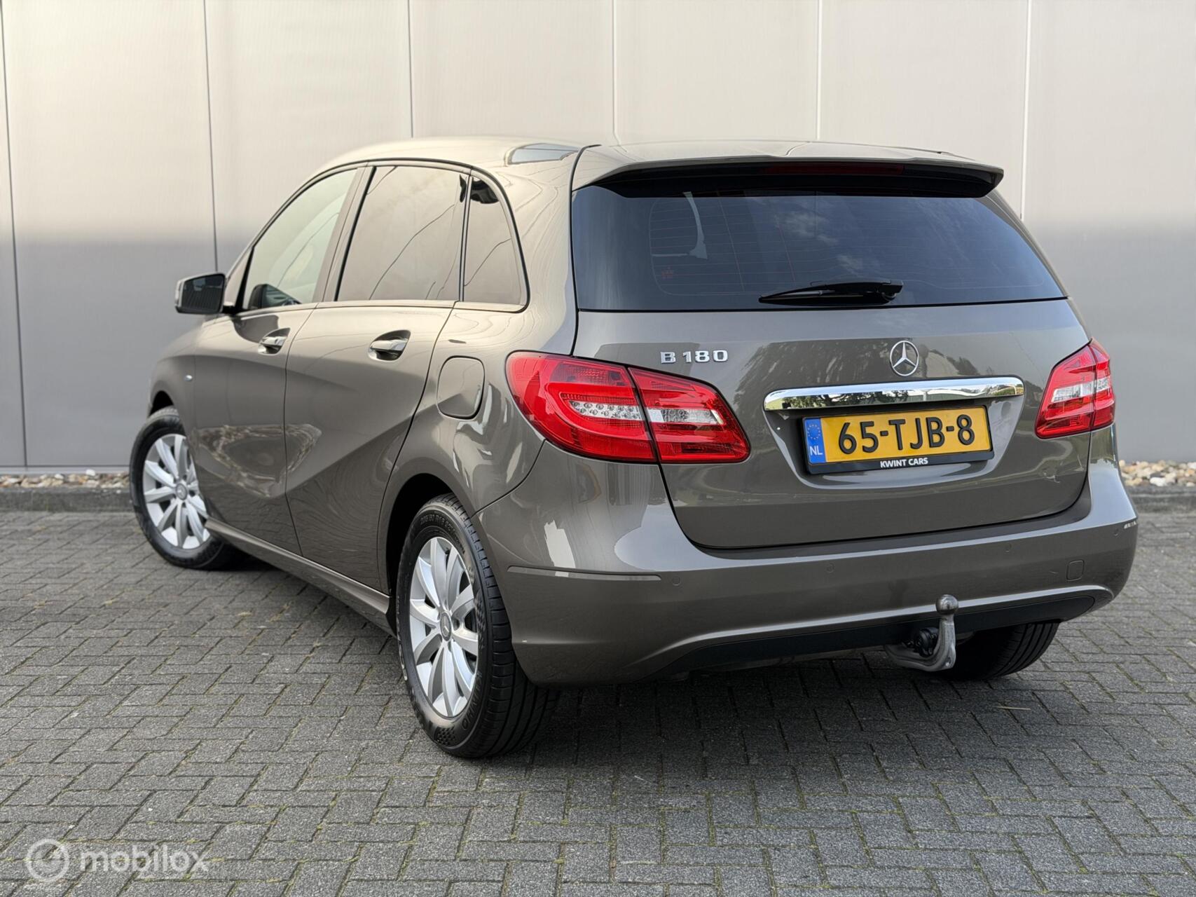 Foto van Mercedes-Benz B 180