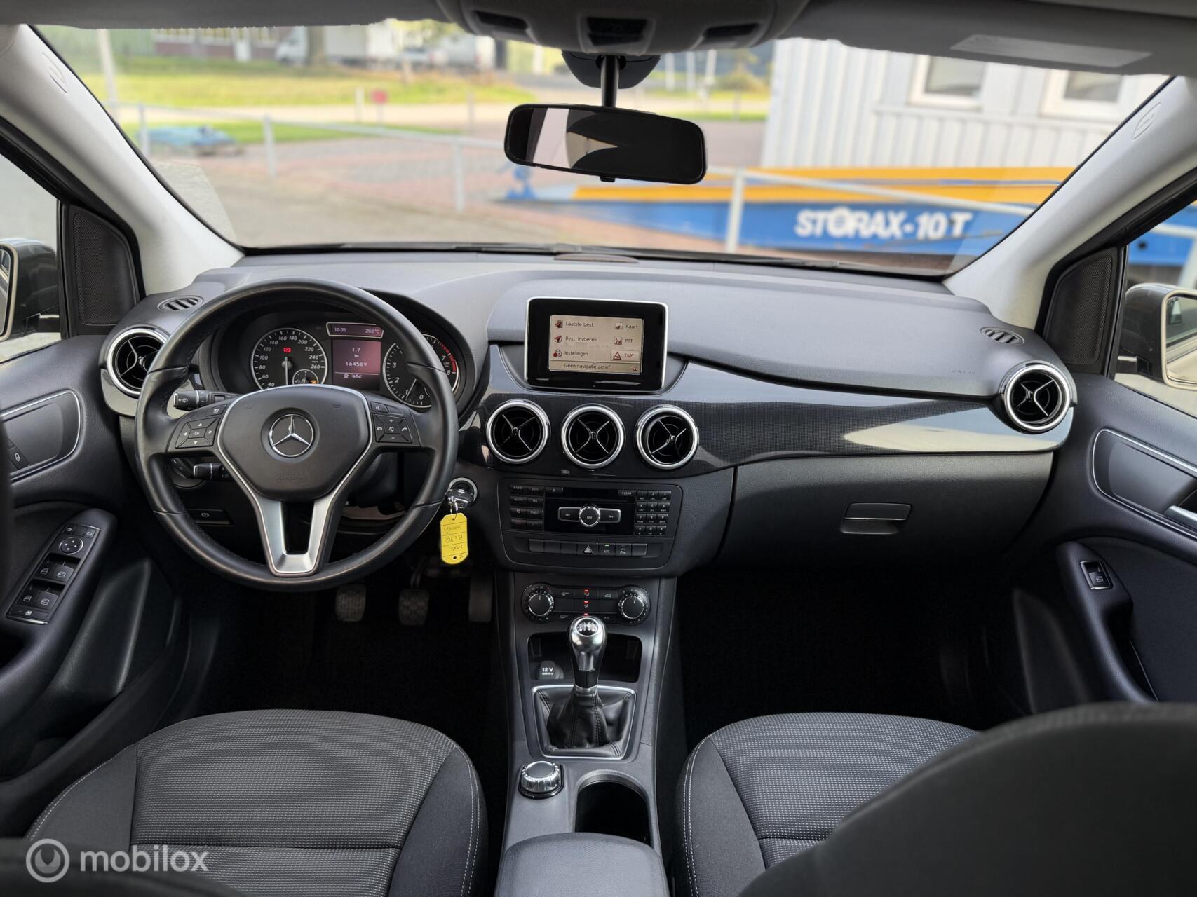 Foto van Mercedes-Benz B 180