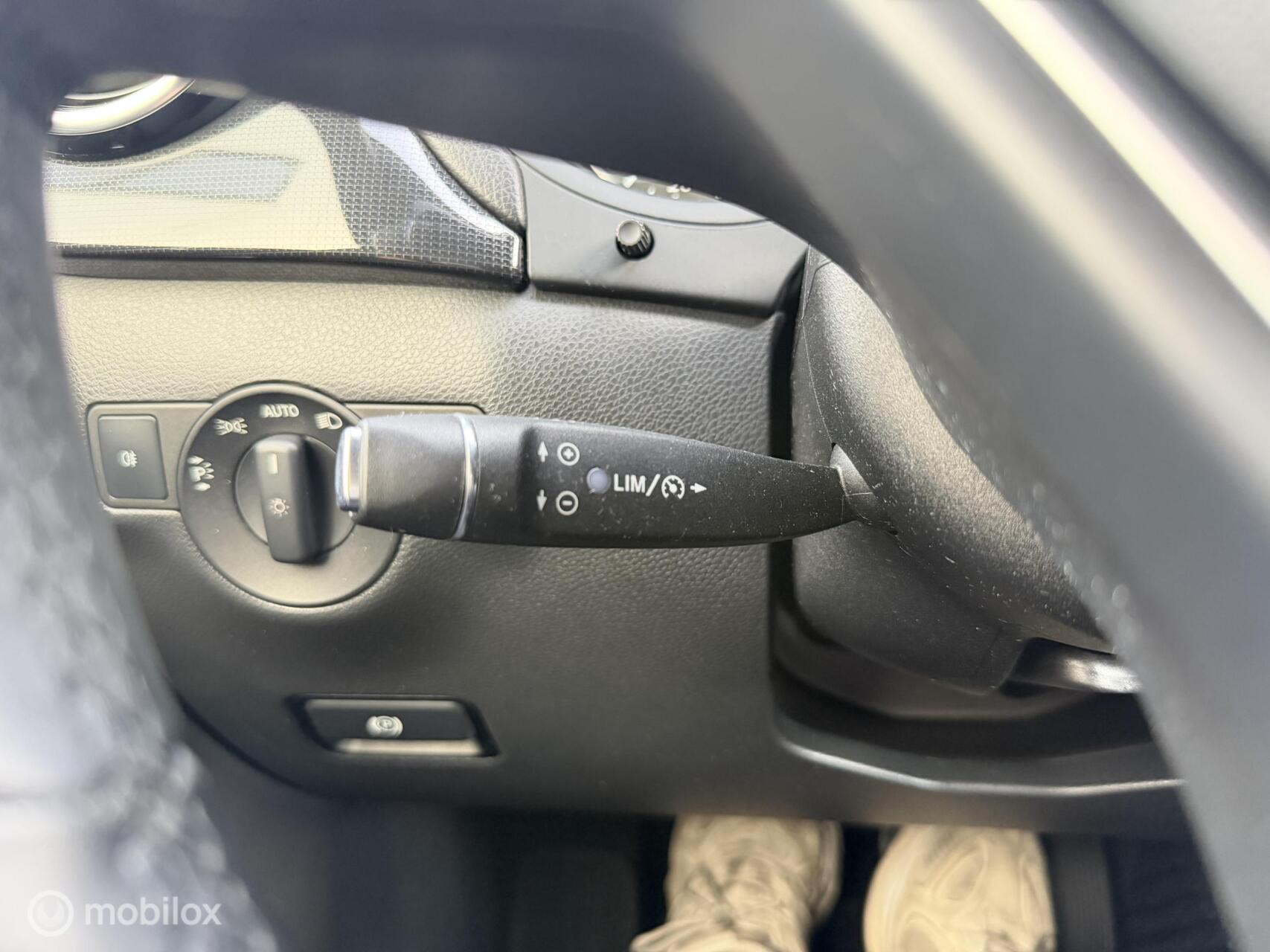 Foto van Mercedes-Benz B 180
