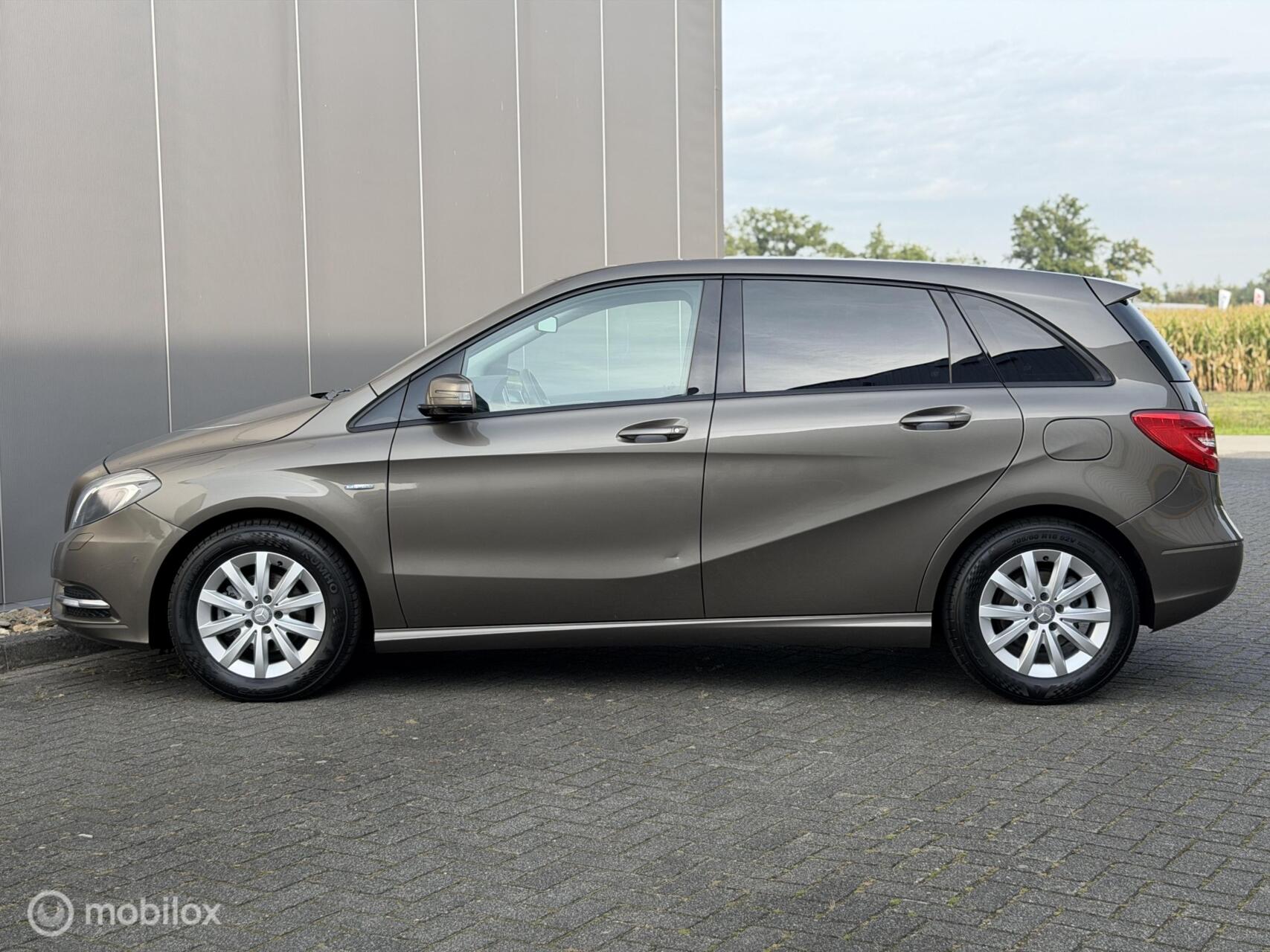 Foto van Mercedes-Benz B 180
