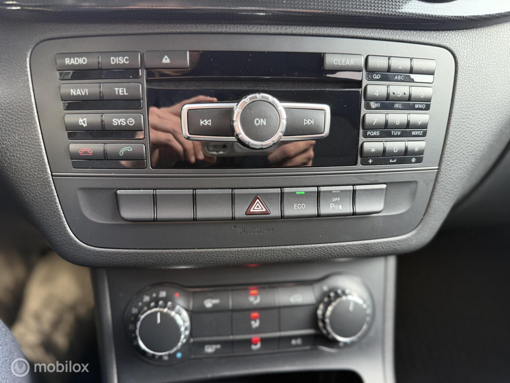 Foto van Mercedes-Benz B 180