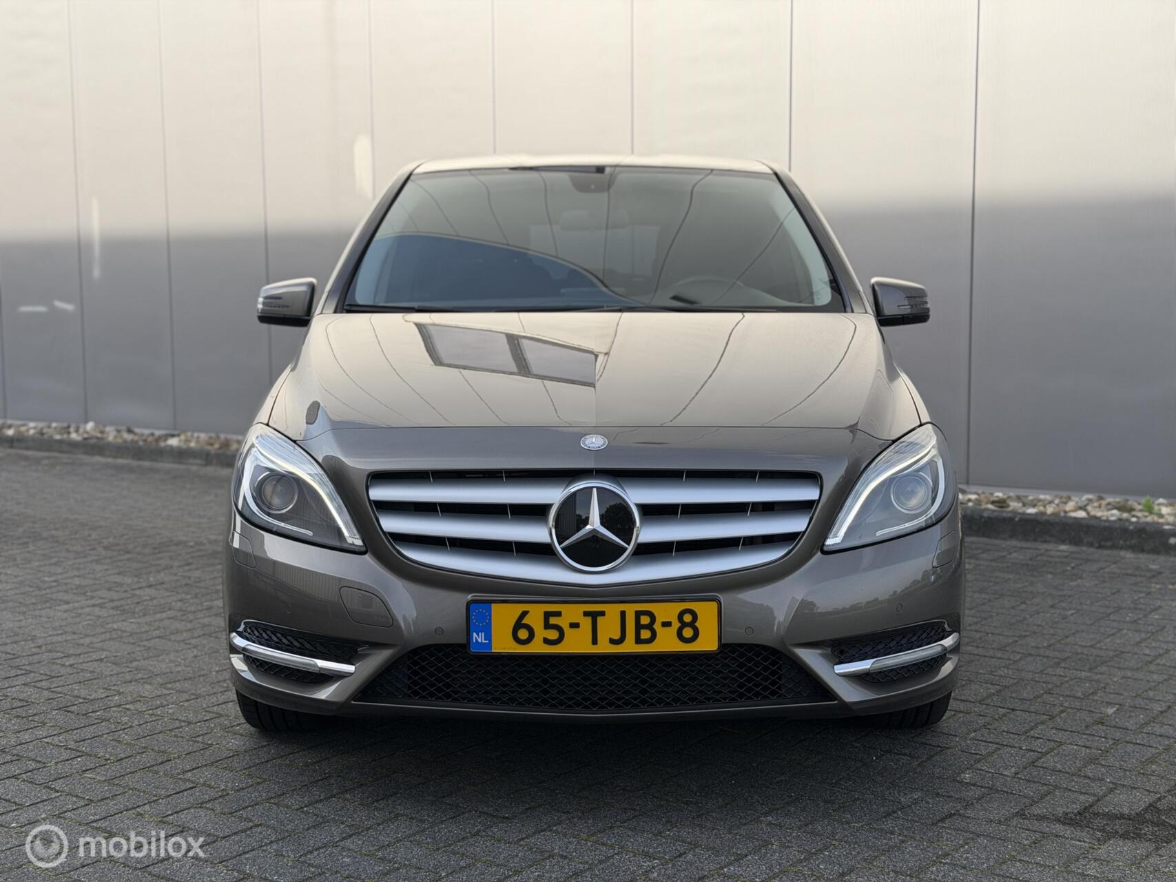 Foto van Mercedes-Benz B 180