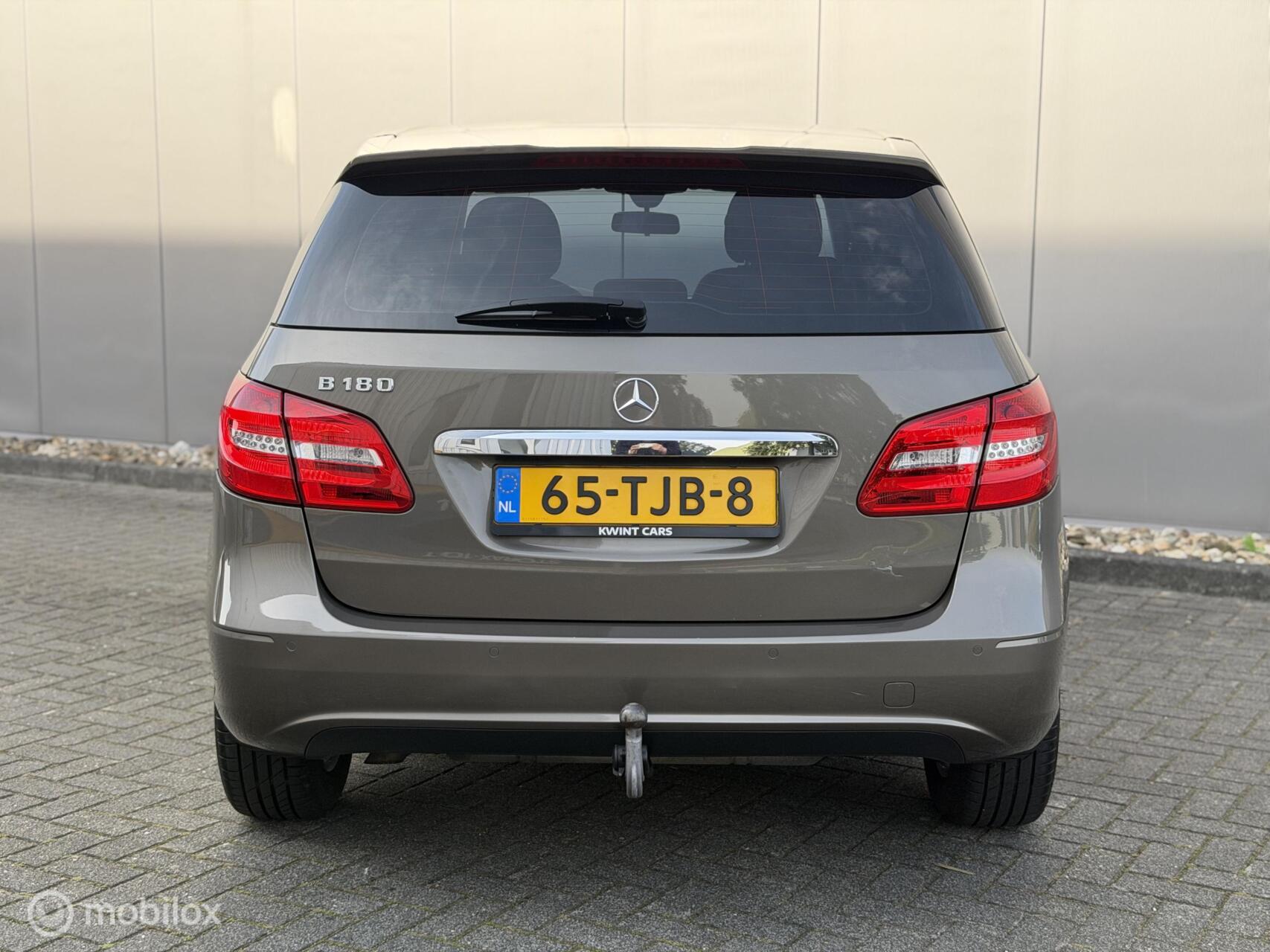 Foto van Mercedes-Benz B 180