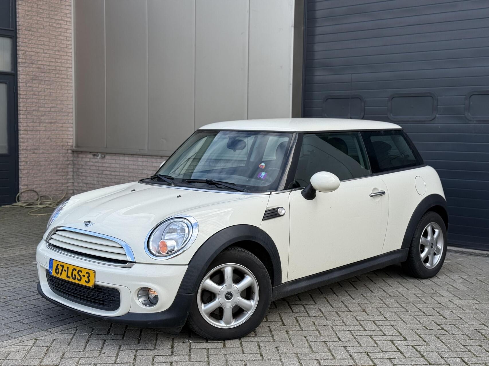 Mini One 1.6 One MINIMALIST Business Line Airco/Cruise 2010 - voorkant