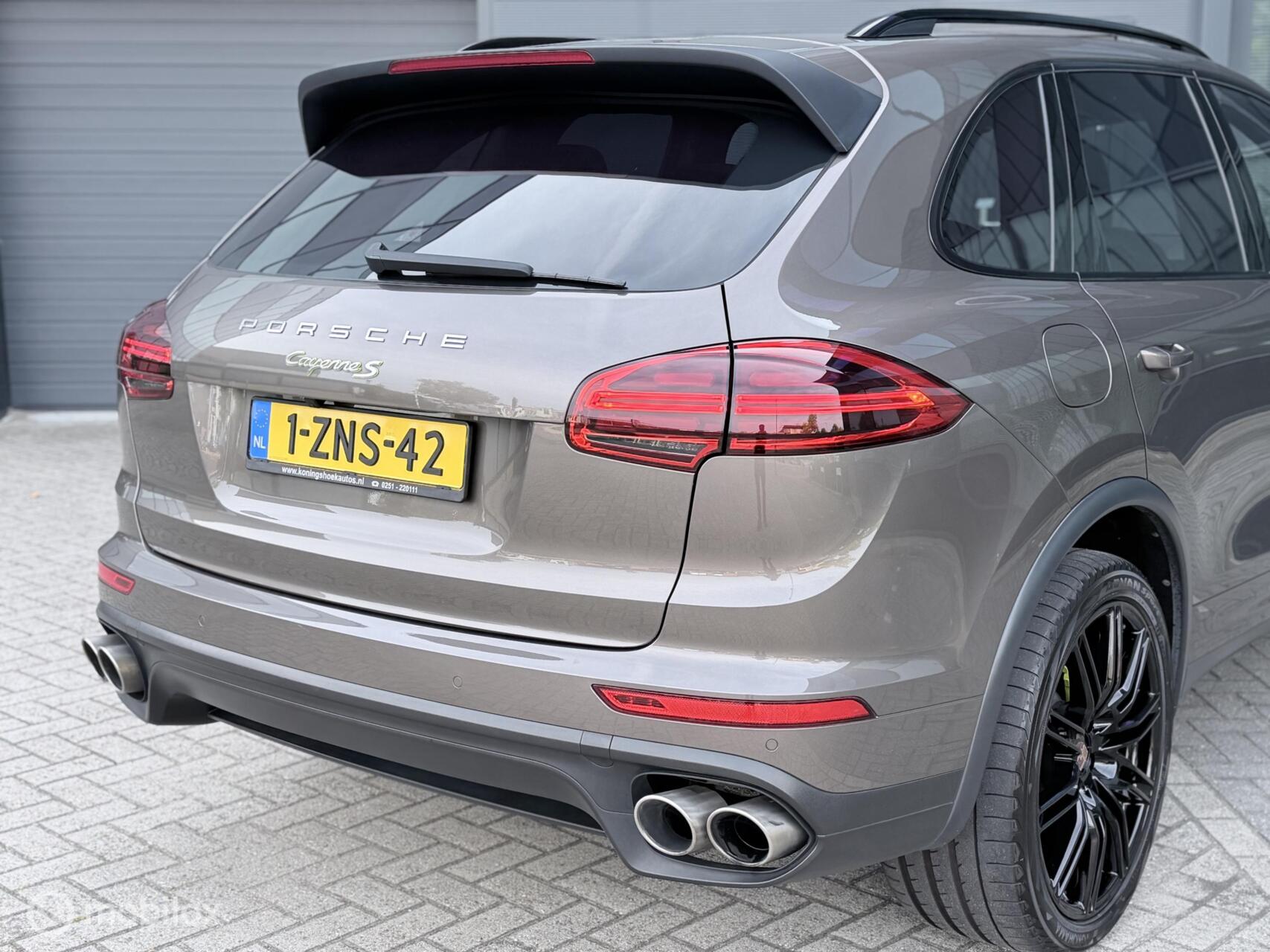Foto van Porsche Cayenne S E-hybrid