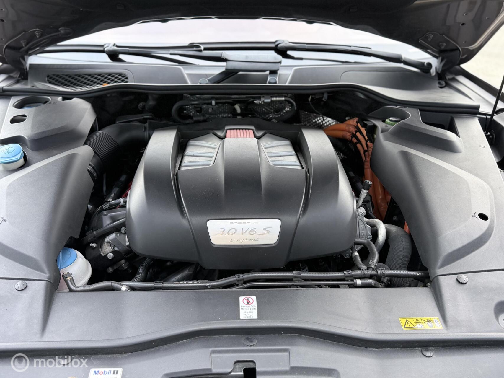 Foto van Porsche Cayenne S E-hybrid