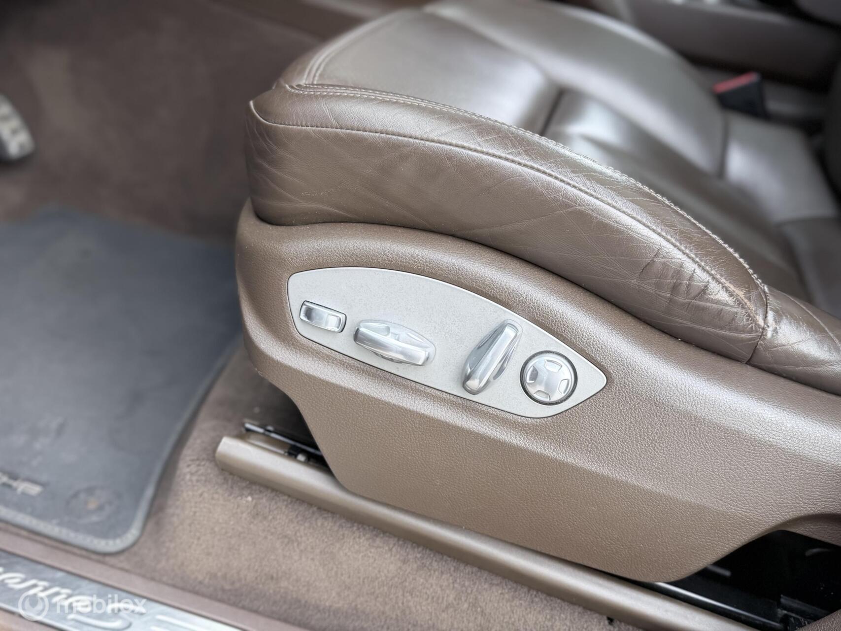 Foto van Porsche Cayenne S E-hybrid