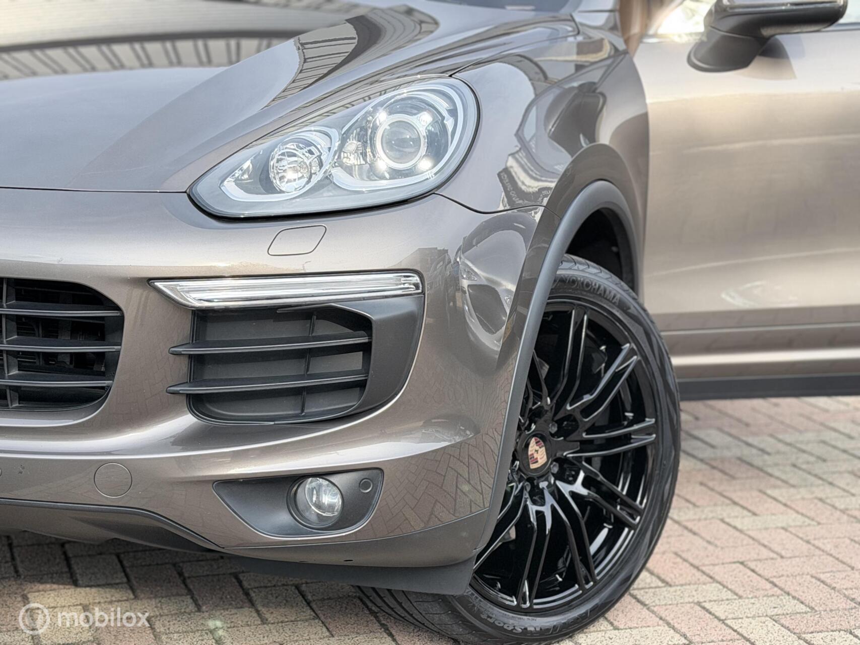 Foto van Porsche Cayenne S E-hybrid