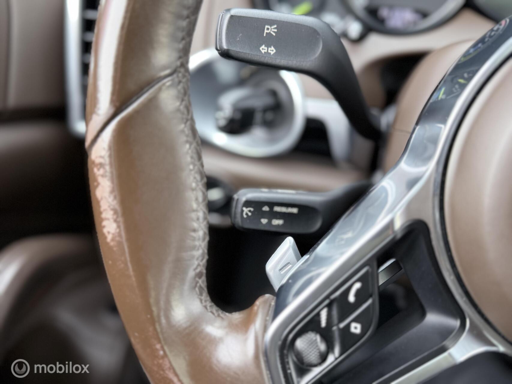 Foto van Porsche Cayenne S E-hybrid
