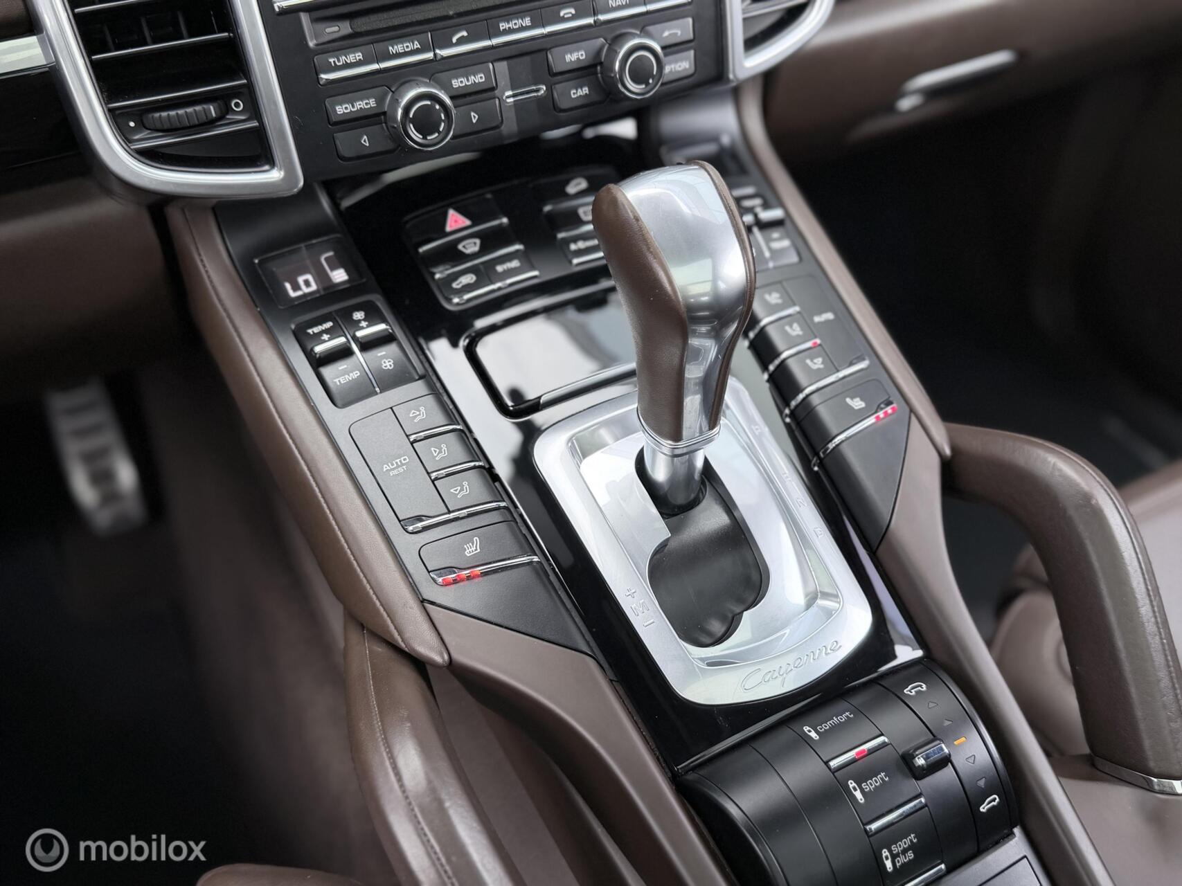 Foto van Porsche Cayenne S E-hybrid