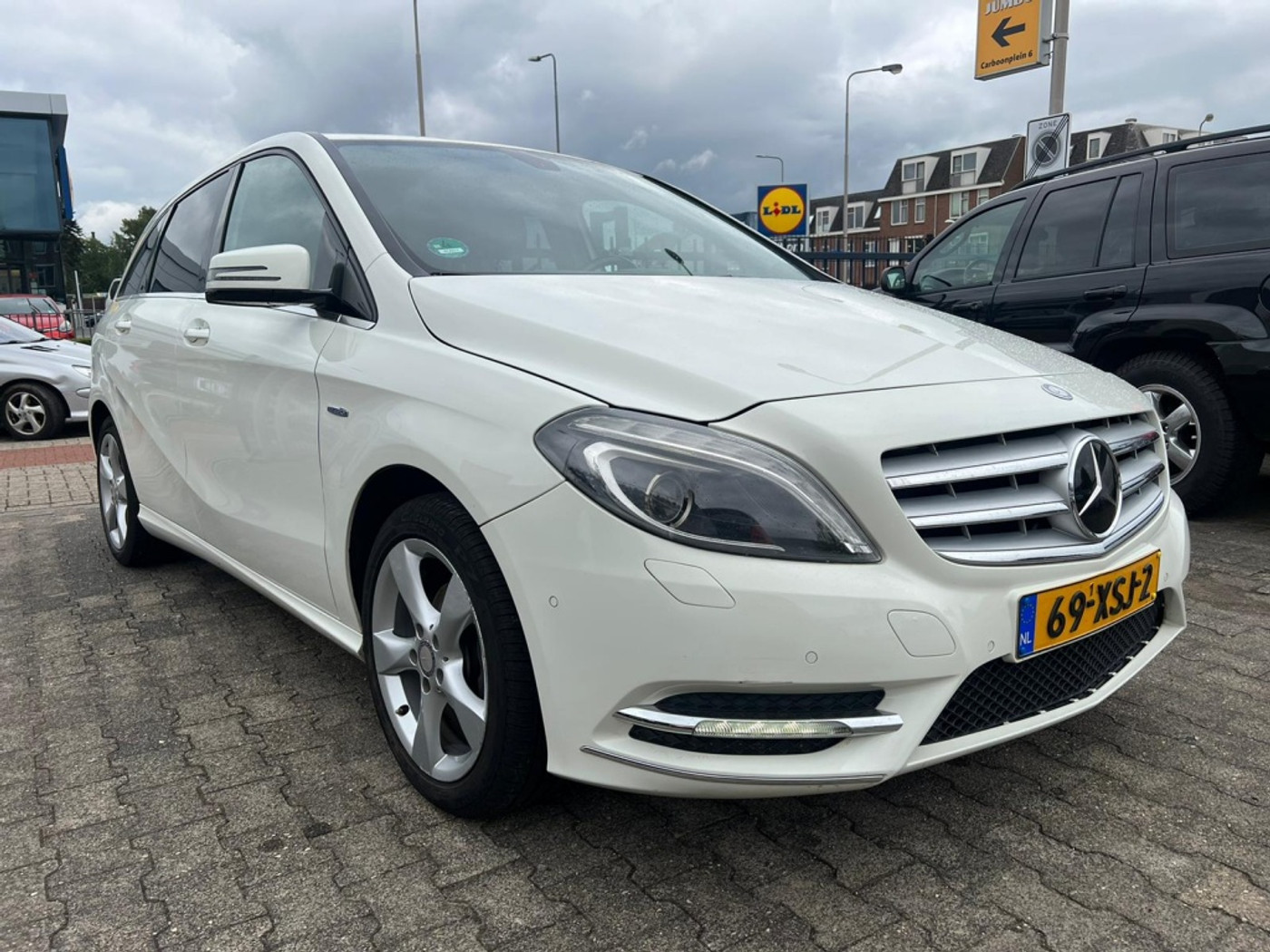 Foto van Mercedes-Benz B 180