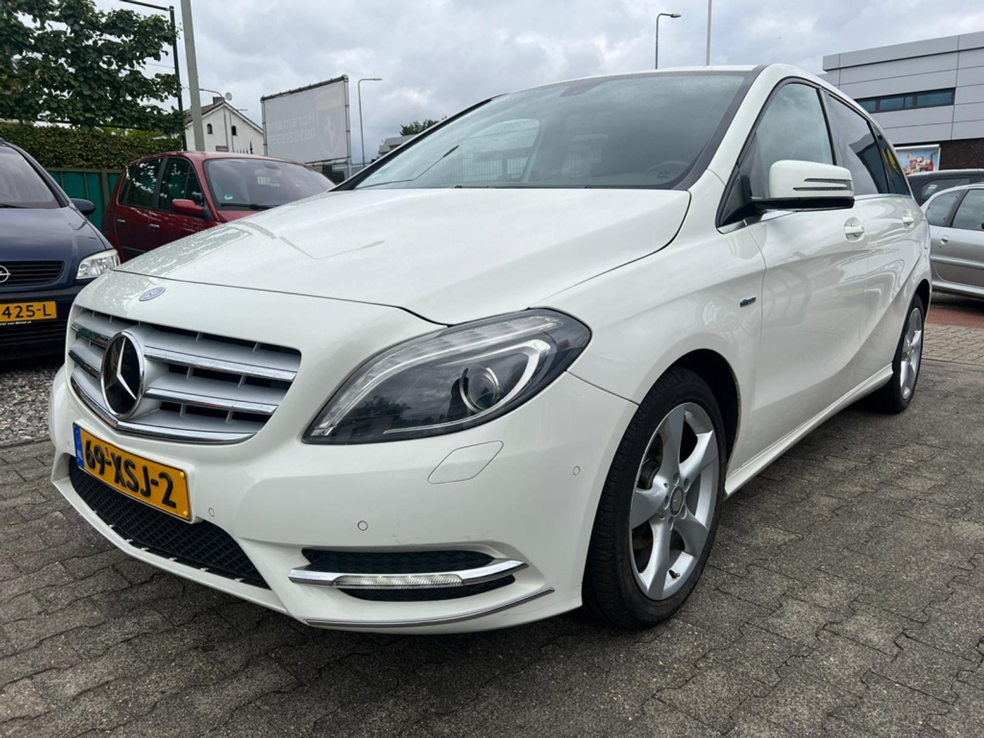 Mercedes-Benz B 180 180 Ambition 2011 - voorkant